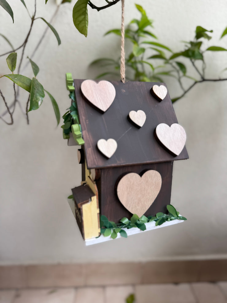 Nido di uccelli handmade