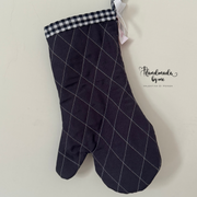 Guantone da cucina blu a quadretti