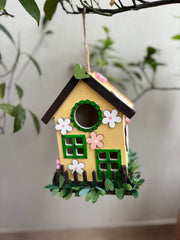 Nido per uccelli handmade