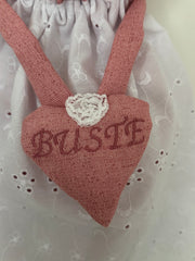 Bambolina porta buste rosa con gonna in Sangallo
