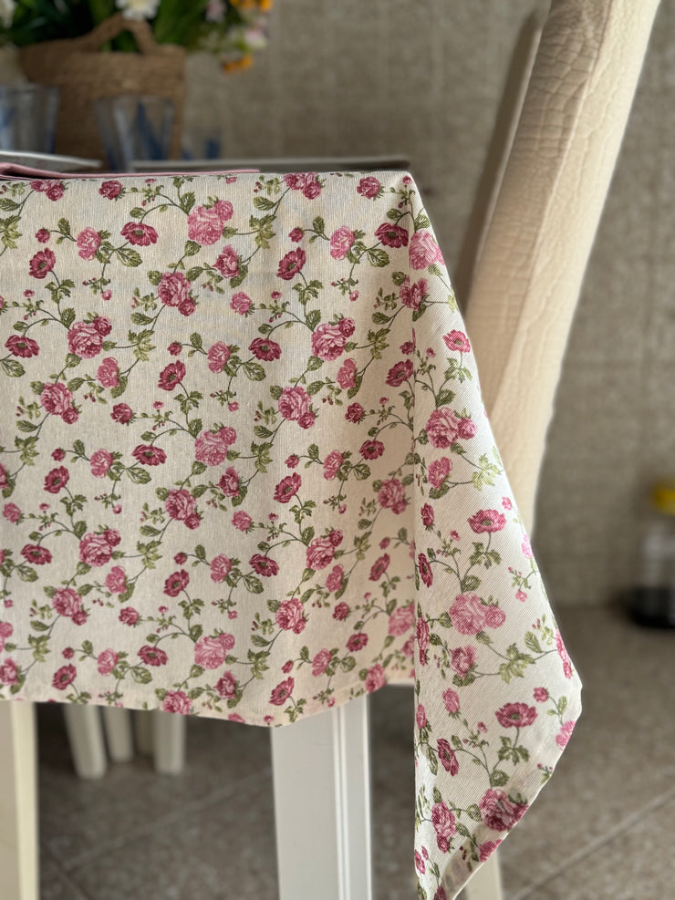Set cucito per la cucina color rosa