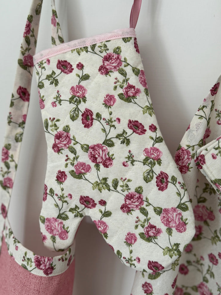 Set cucito per la cucina color rosa