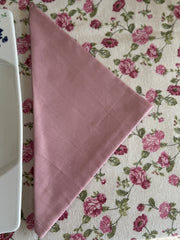 Set cucito per la cucina color rosa