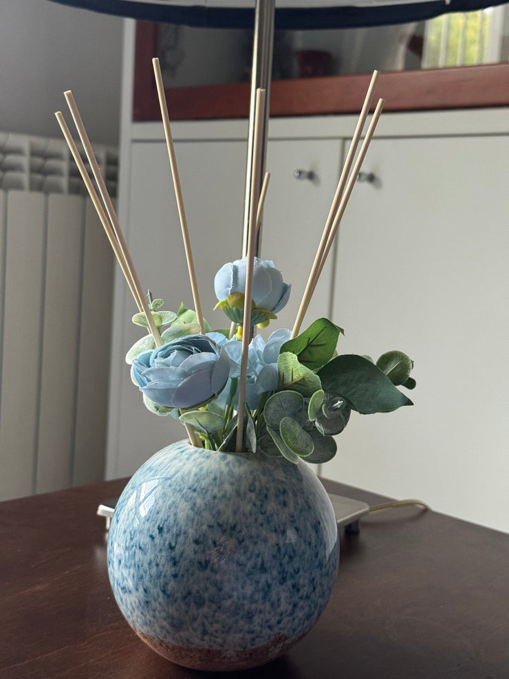 Profumatore per ambienti decorato con fiori artificiali di ottima qualità