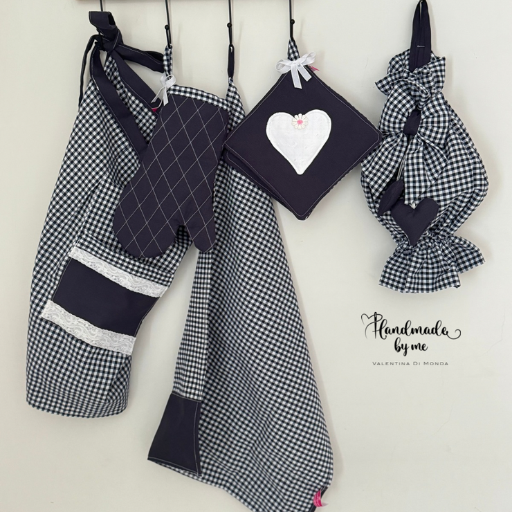 Set cucito per la cucina blu