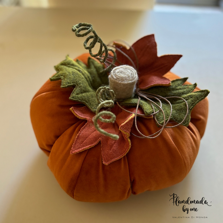 Zucca in velluto e panno lana decorativa